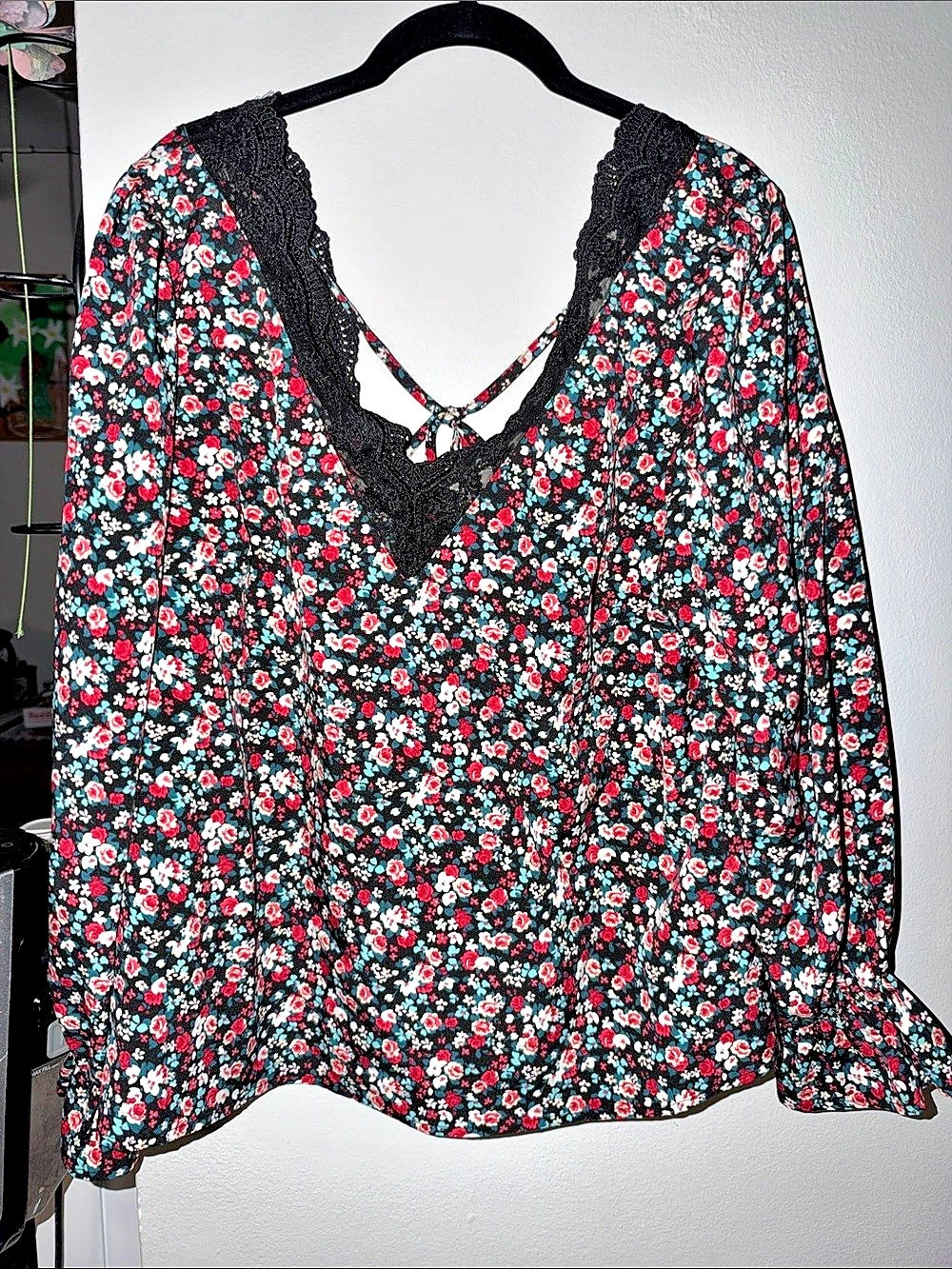 SHEIN Frenchy Allover Floral Print Lace Trim Crossover Back Top
